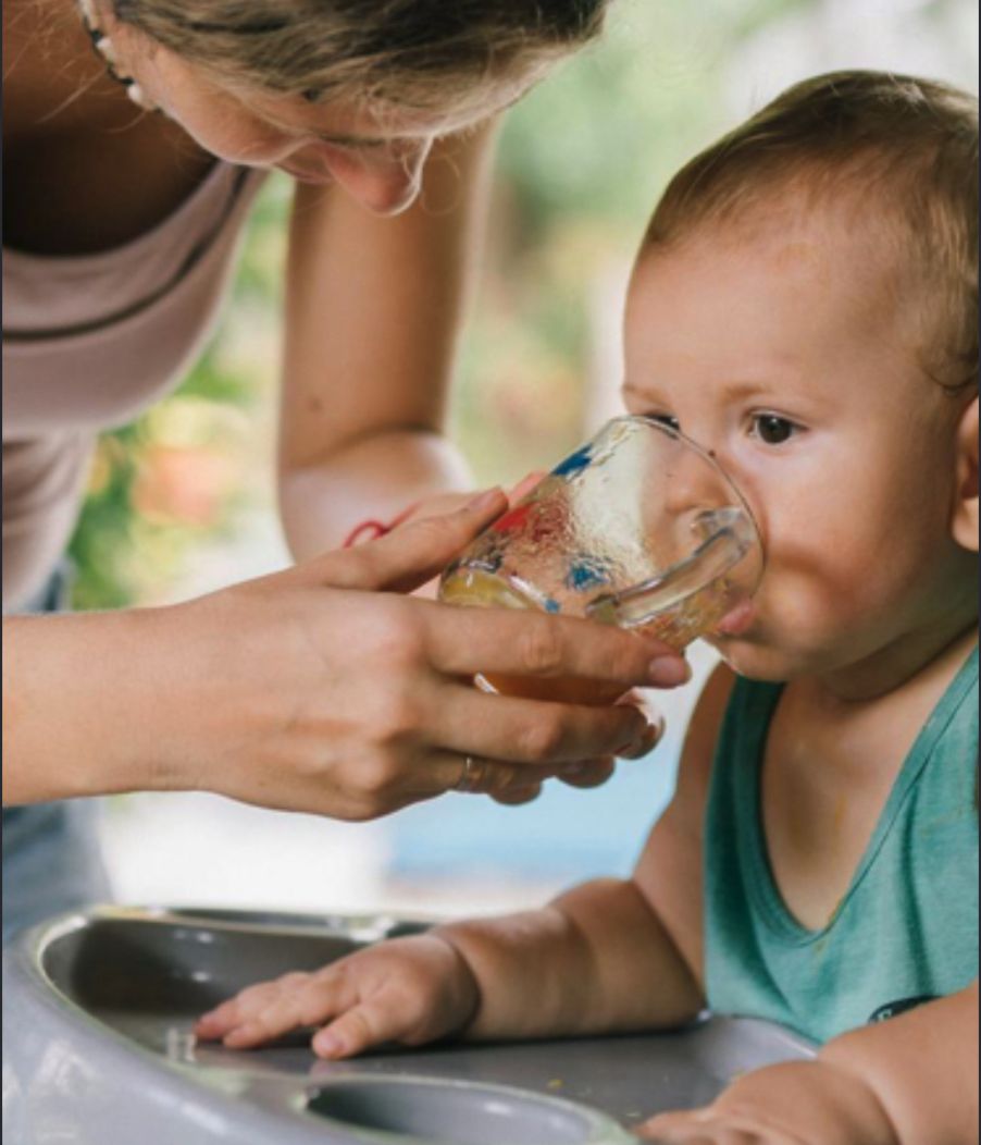 bere acqua prima dei 6 mesi
